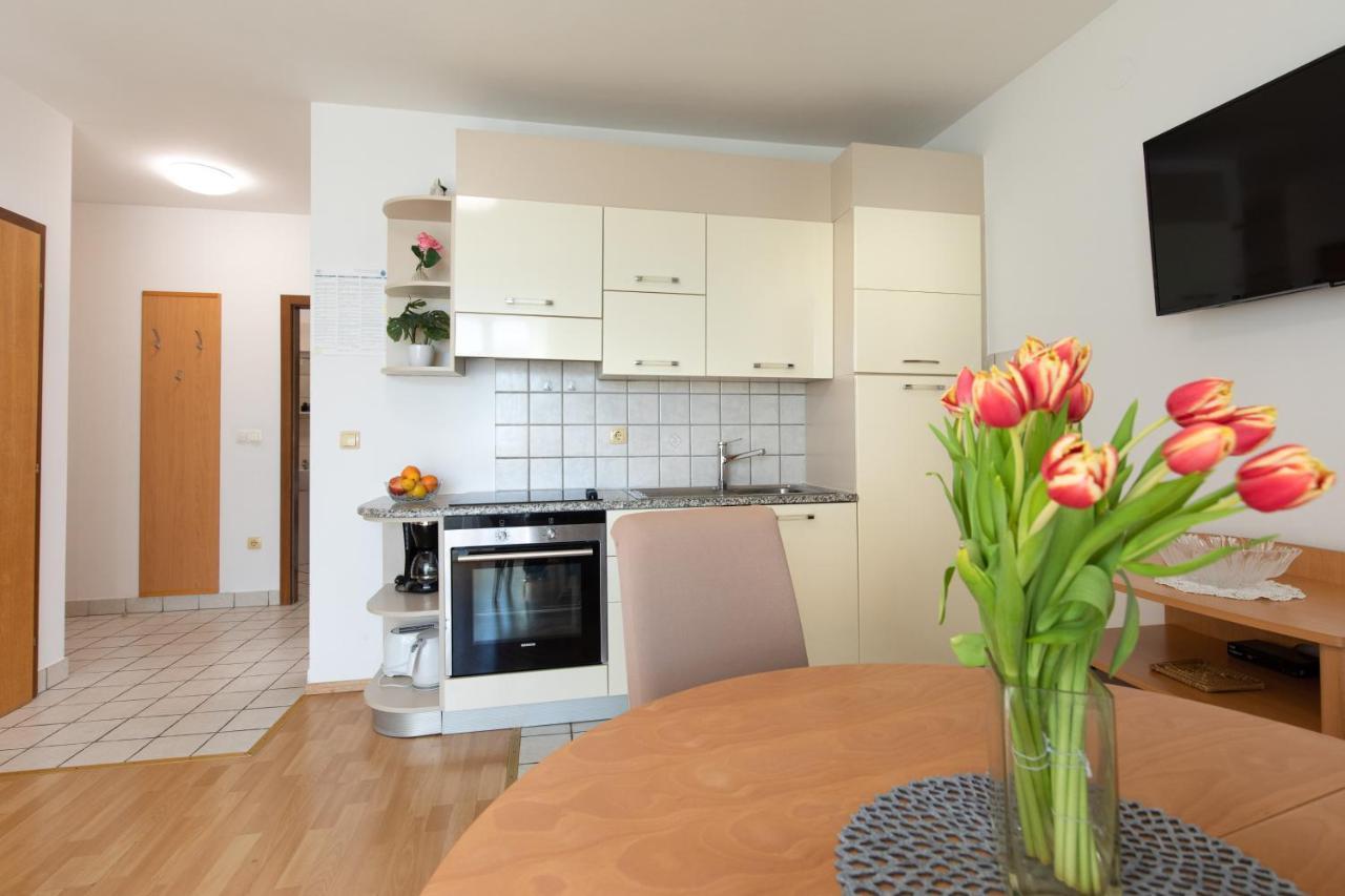 Apartment Filip Крк Екстер'єр фото