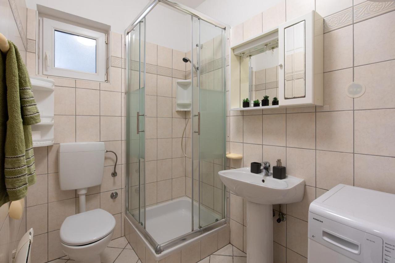 Apartment Filip Крк Екстер'єр фото